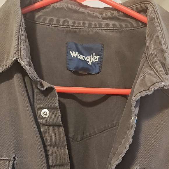 Wrangler Charcoal Button-Up Shirt - Picture 2 of 2